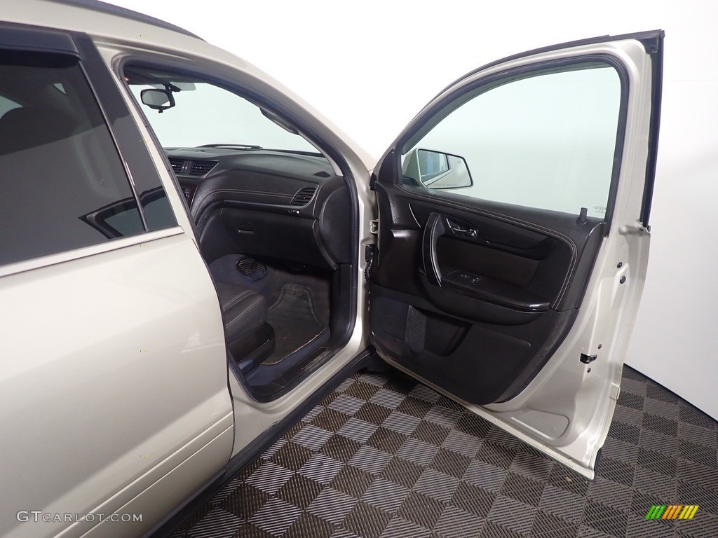 2015 Traverse LT AWD - Champagne Silver Metallic / Ebony photo #37