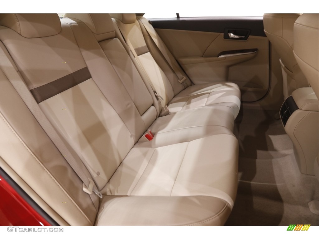 2012 Camry XLE - Barcelona Red Metallic / Ivory photo #18