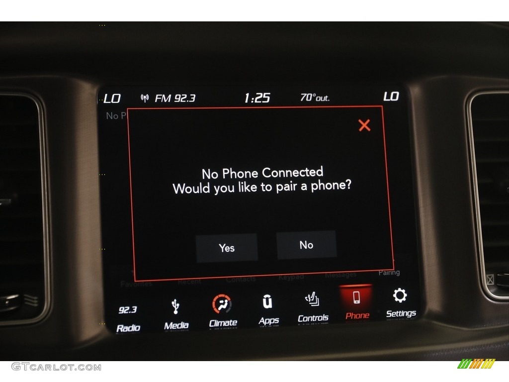2019 Dodge Charger SXT AWD Controls Photos