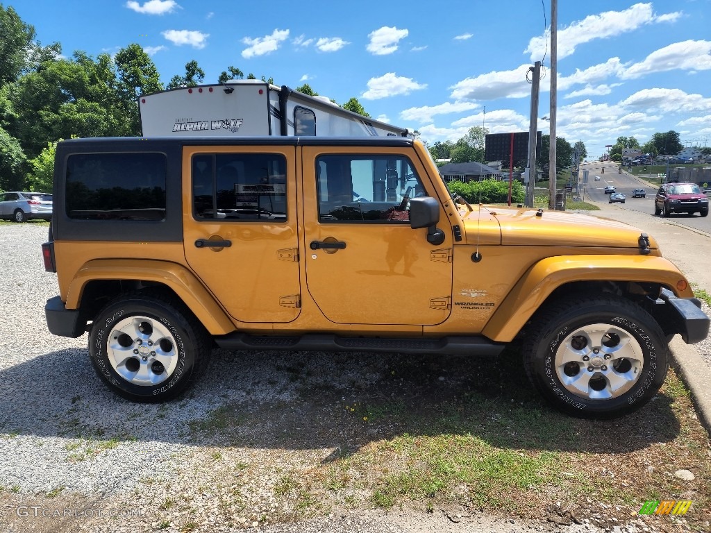 2014 Wrangler Unlimited Sahara 4x4 - Amp