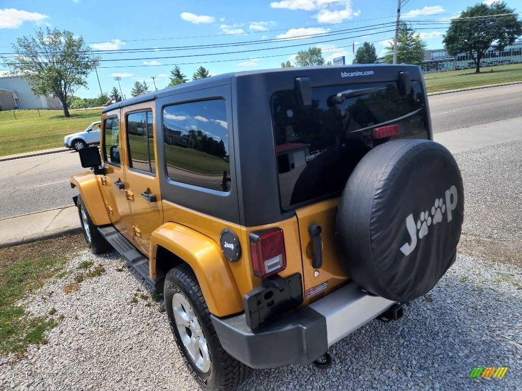 2014 Wrangler Unlimited Sahara 4x4 - Amp