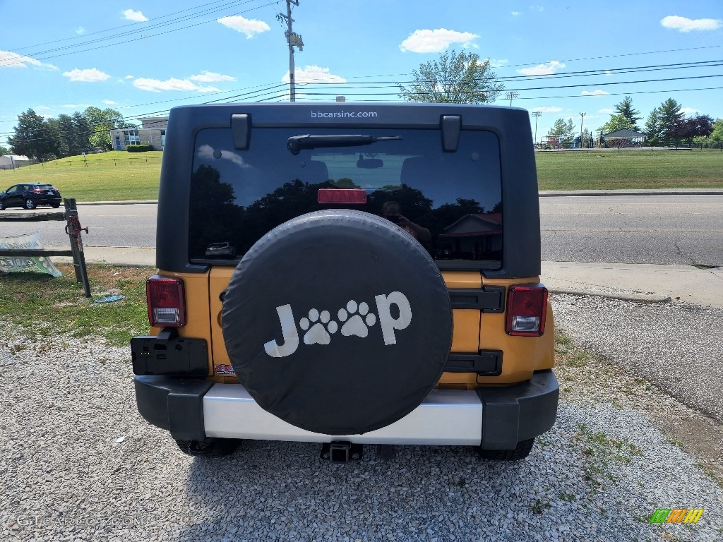 2014 Wrangler Unlimited Sahara 4x4 - Amp