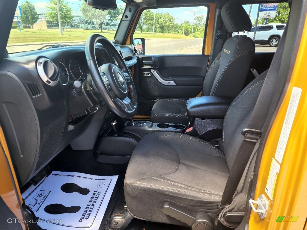 2014 Wrangler Unlimited Sahara 4x4 - Amp
