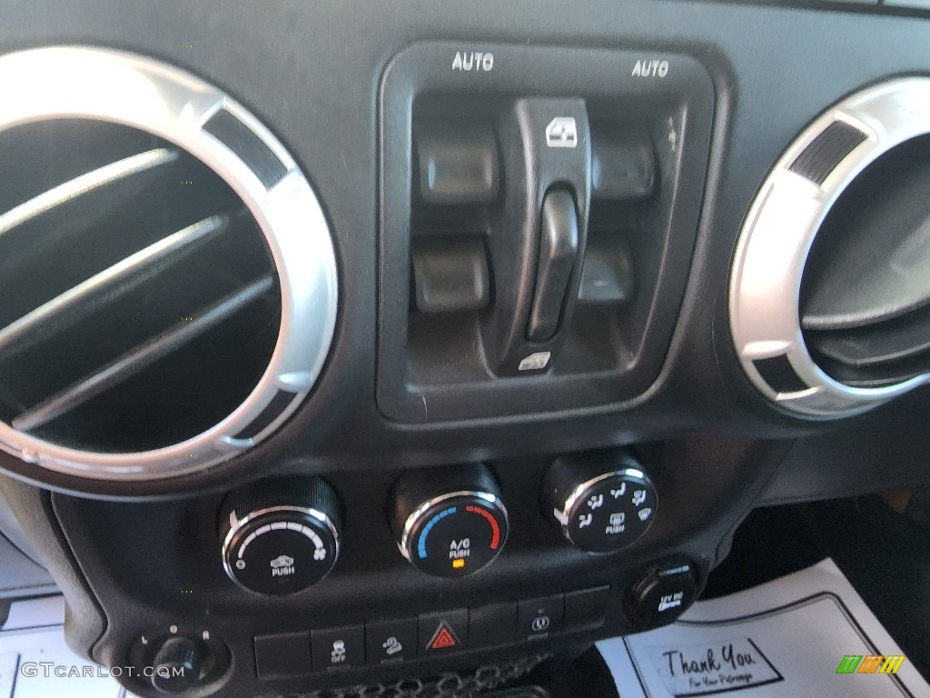 2014 Wrangler Unlimited Sahara 4x4 - Amp
