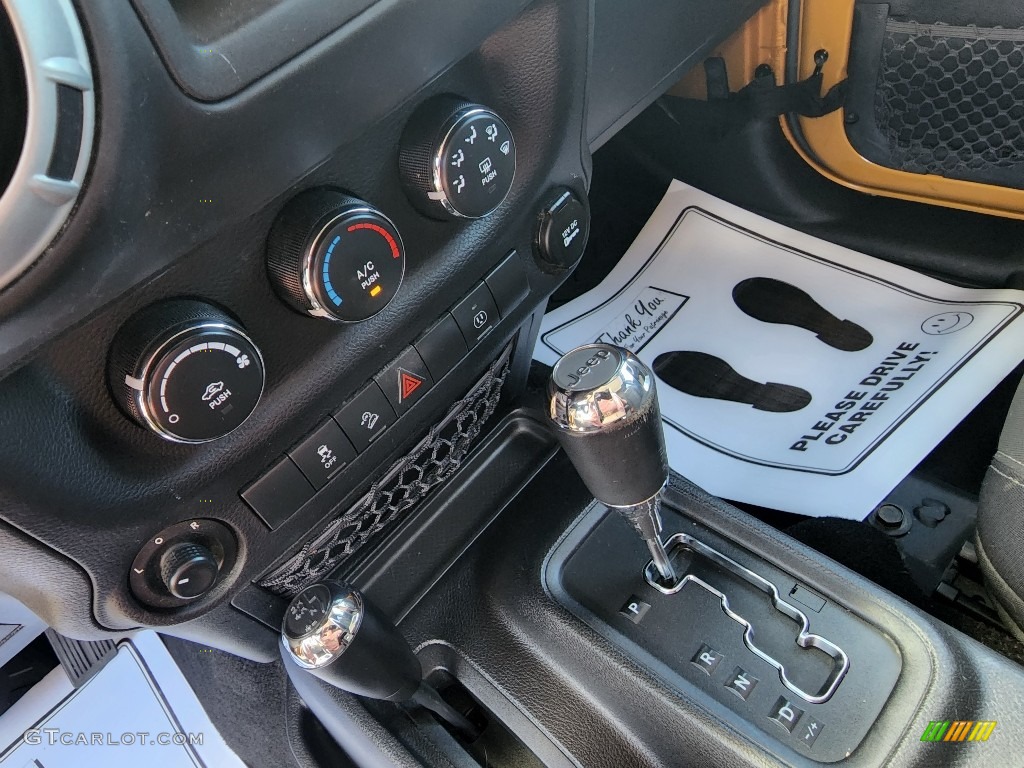 2014 Wrangler Unlimited Sahara 4x4 - Amp
