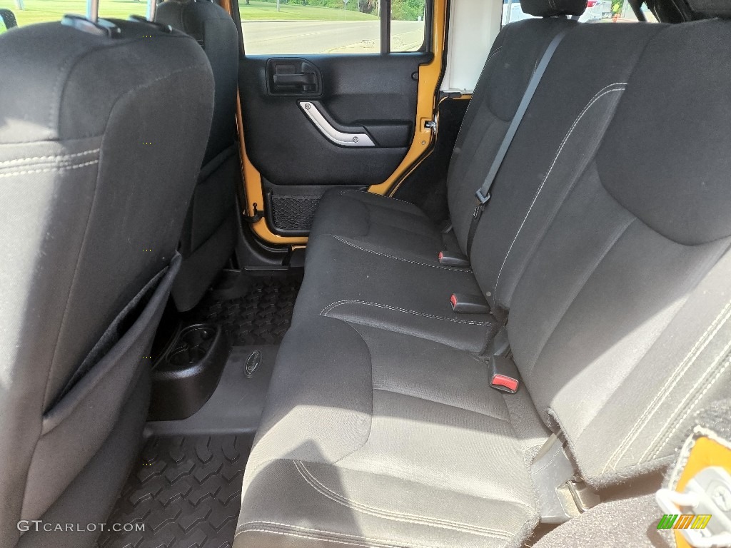 2014 Wrangler Unlimited Sahara 4x4 - Amp