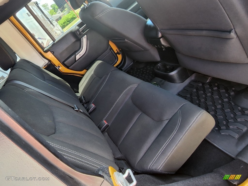 2014 Wrangler Unlimited Sahara 4x4 - Amp
