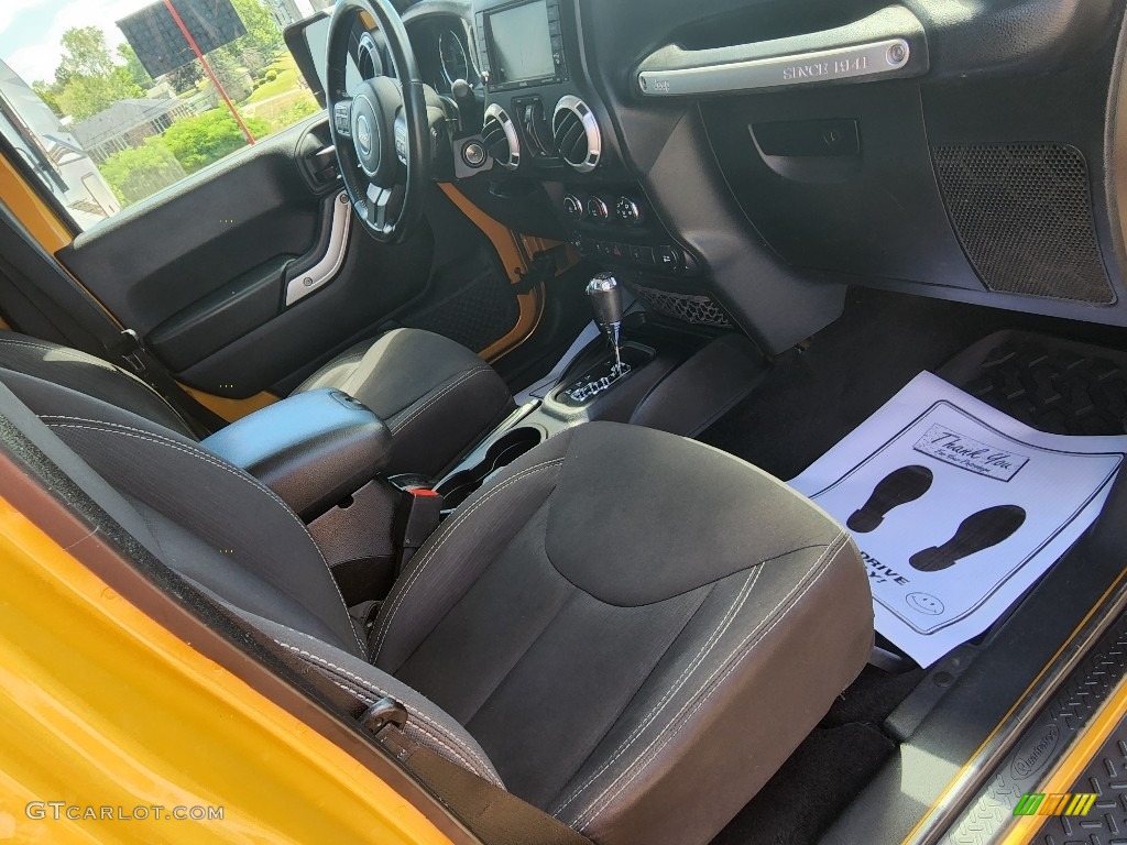 2014 Wrangler Unlimited Sahara 4x4 - Amp
