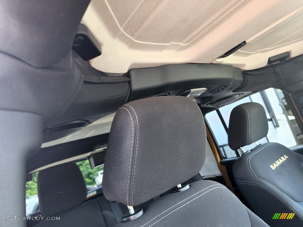 2014 Wrangler Unlimited Sahara 4x4 - Amp