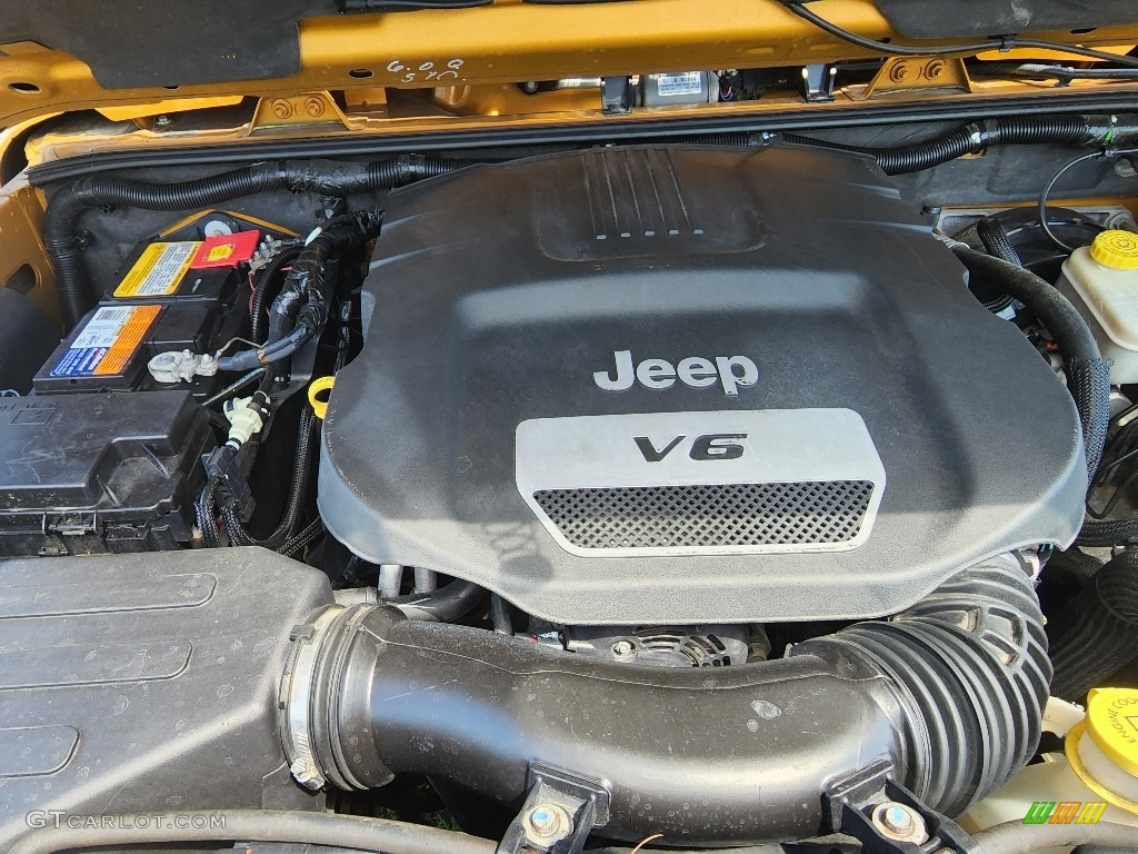 2014 Wrangler Unlimited Sahara 4x4 - Amp