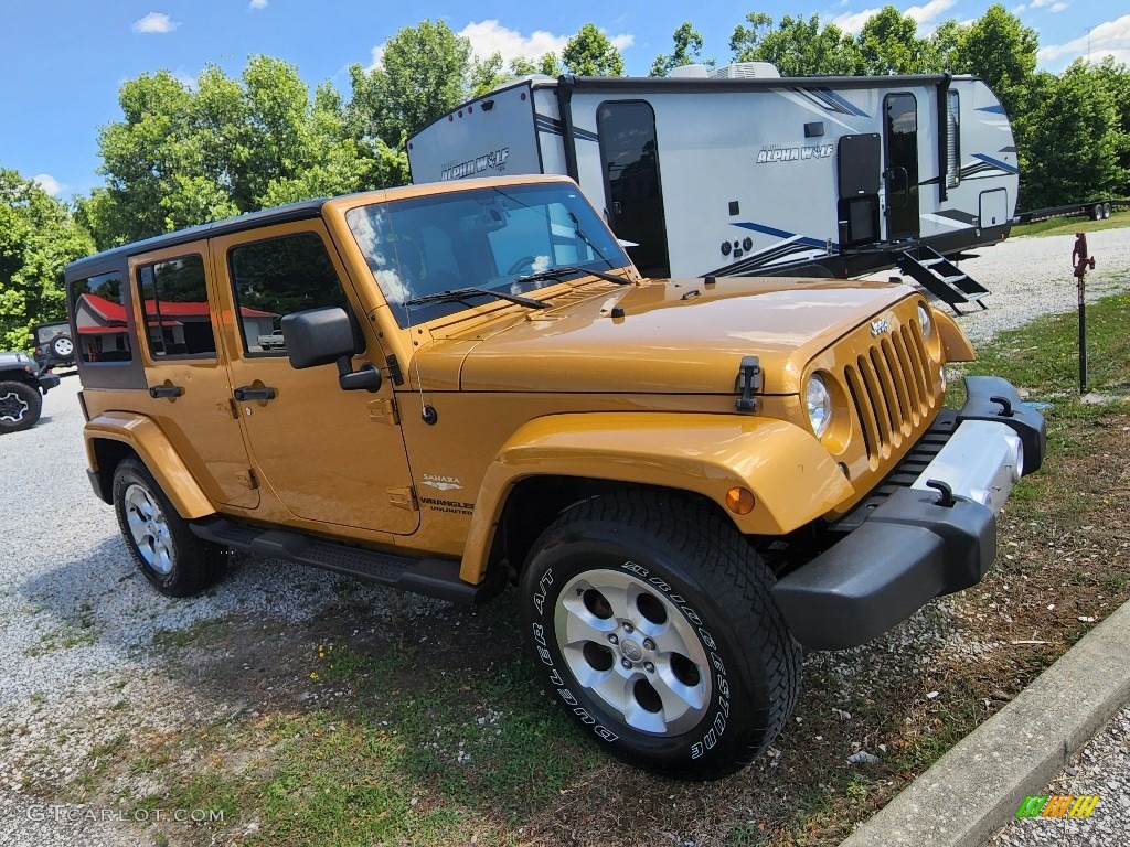 2014 Wrangler Unlimited Sahara 4x4 - Amp