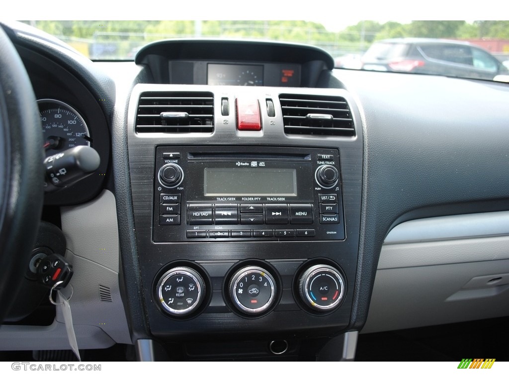 2015 Forester 2.5i Premium - Jasmine Green Metallic / Gray photo #16