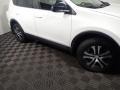 Super White - RAV4 LE Photo No. 4