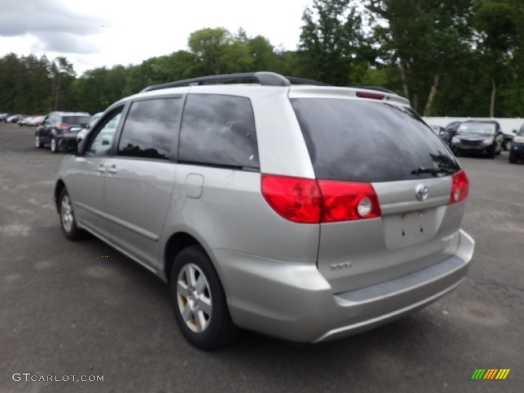 2010 Sienna LE - Silver Shadow Pearl / Taupe photo #4