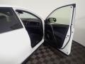 Super White - RAV4 LE Photo No. 38