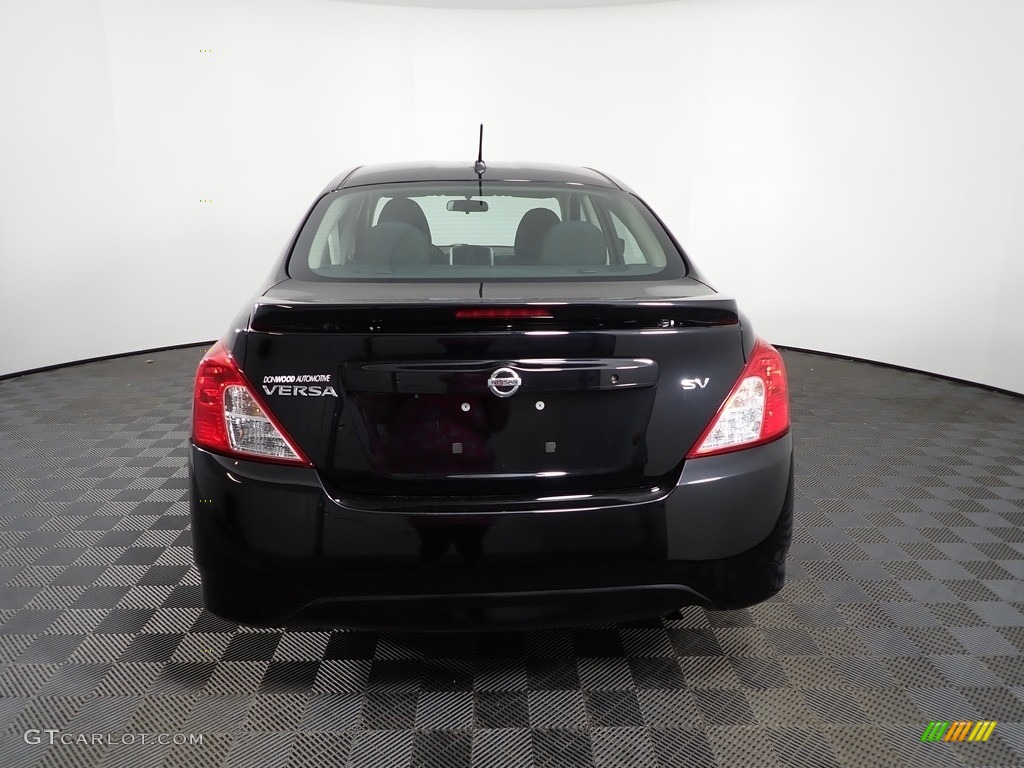 2019 Versa SV - Super Black / Charcoal photo #8