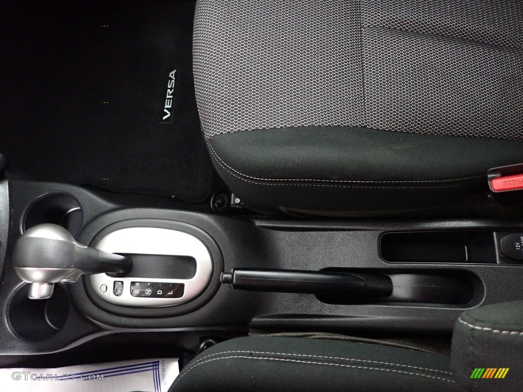 2019 Versa SV - Super Black / Charcoal photo #19