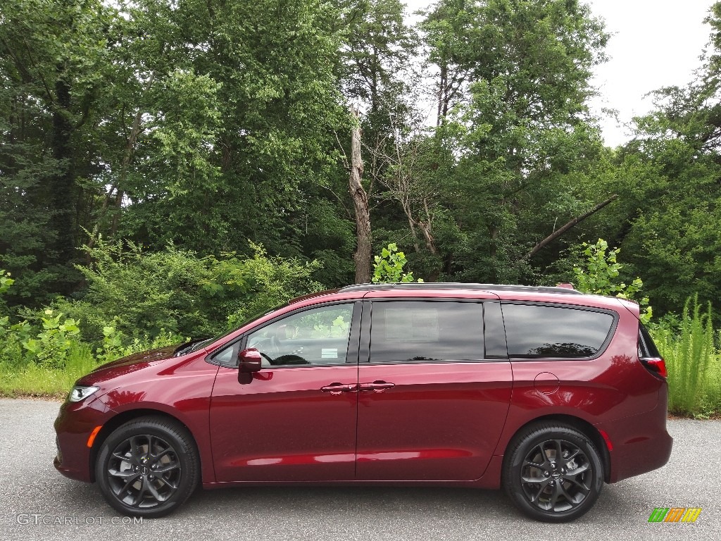 Velvet Red Pearl Chrysler Pacifica