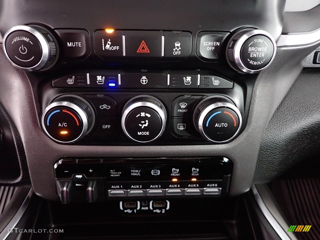 2020 2500 Laramie Crew Cab 4x4 - Flame Red / Black photo #20