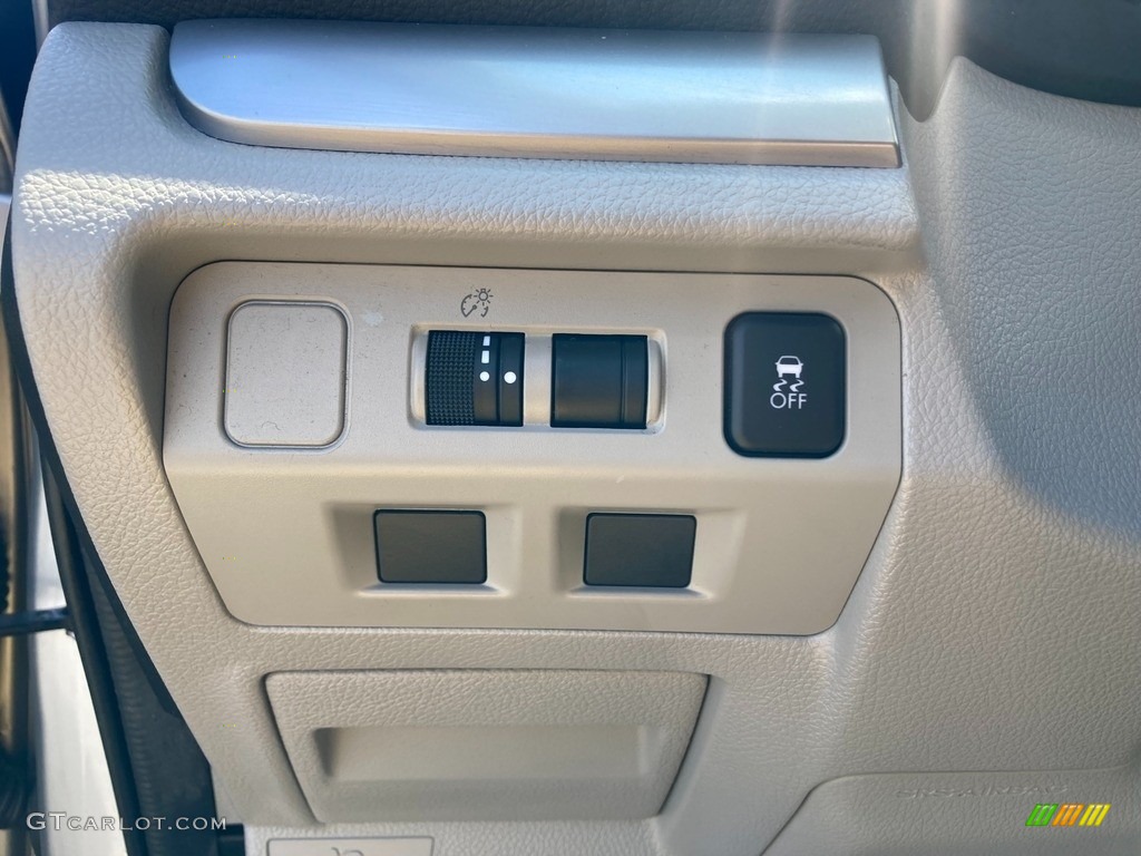 2018 Subaru Forester 2.5i Premium Controls Photo #144471933