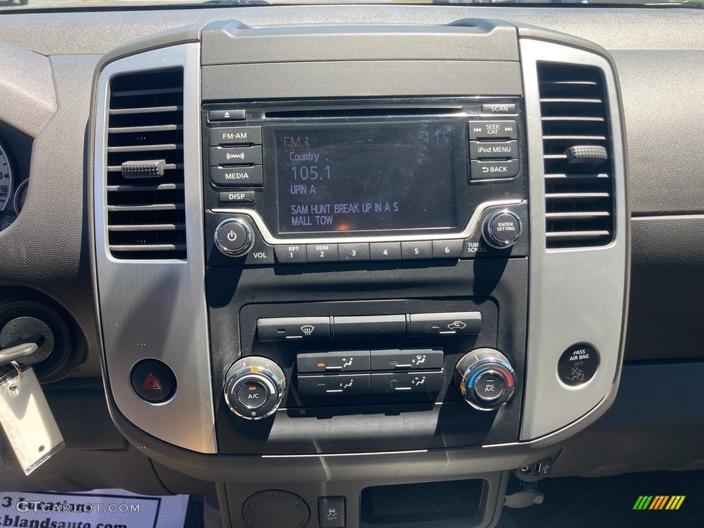 2018 Nissan Frontier Desert Runner King Cab Controls Photos