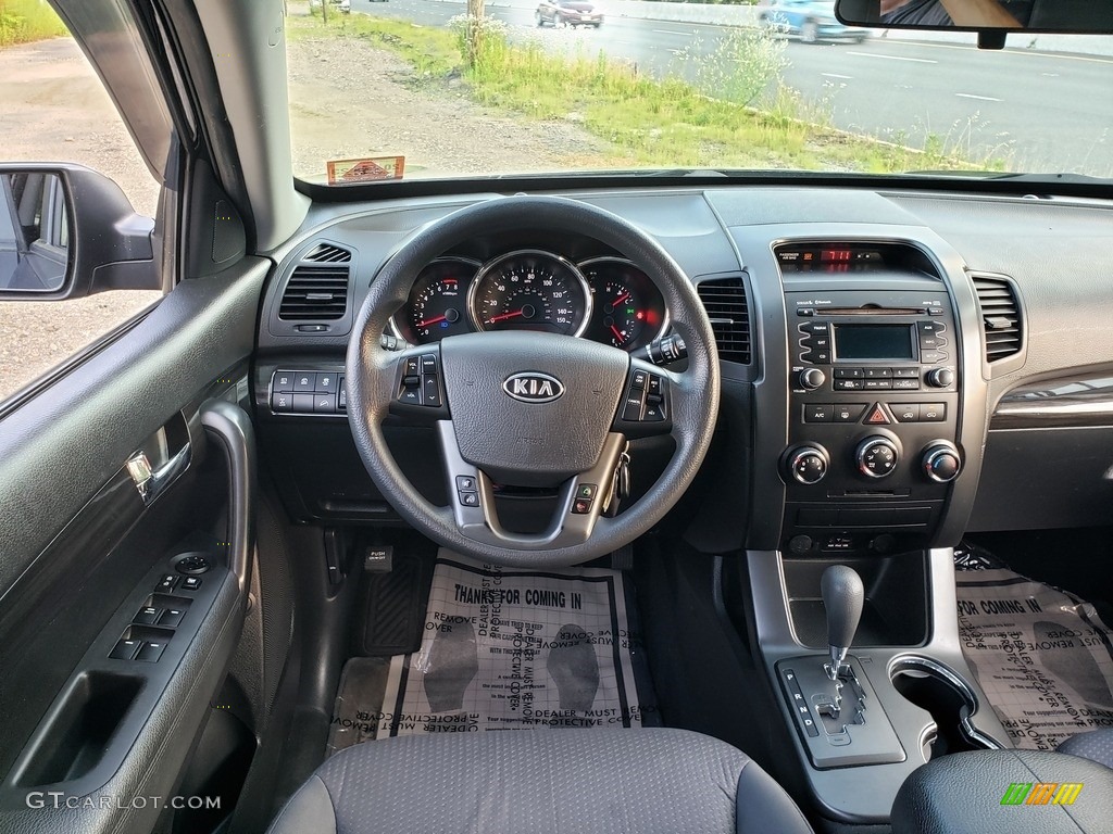 2012 Sorento LX V6 AWD - Ebony Black / Black photo #15