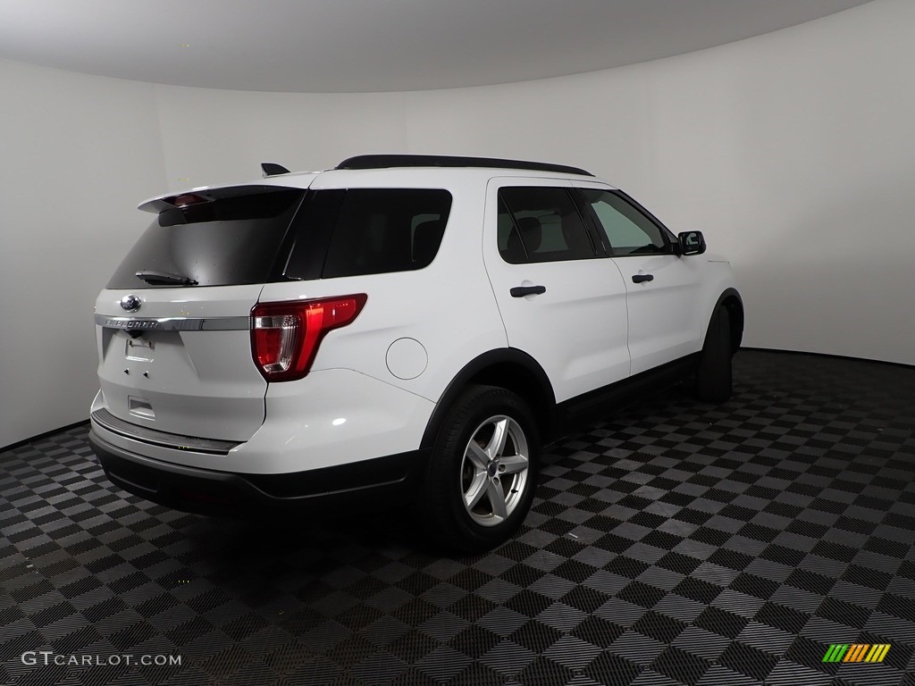 2018 Explorer FWD - Oxford White / Medium Stone photo #9