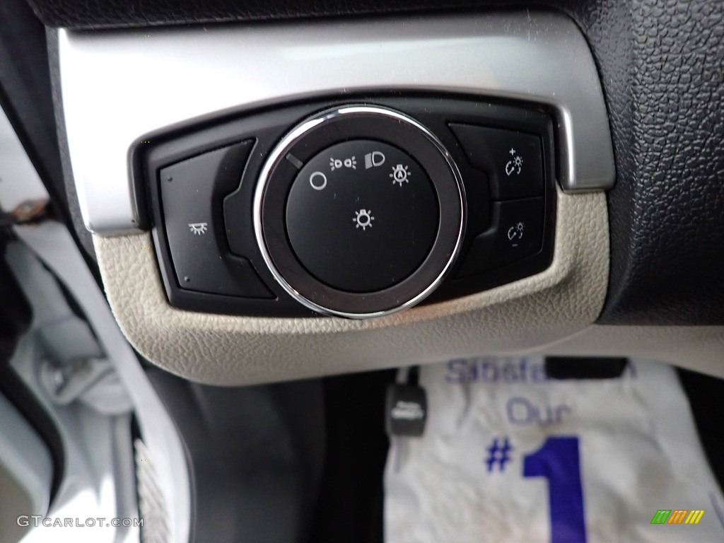 2018 Explorer FWD - Oxford White / Medium Stone photo #14