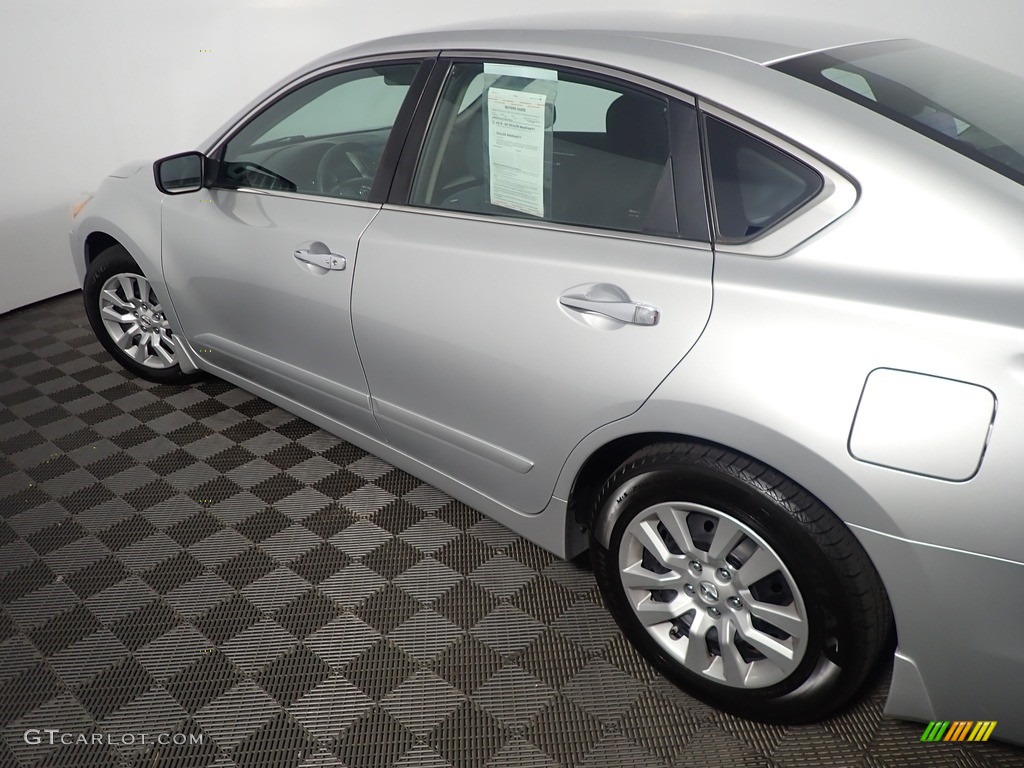 2015 Altima 2.5 S - Brilliant Silver / Charcoal photo #17