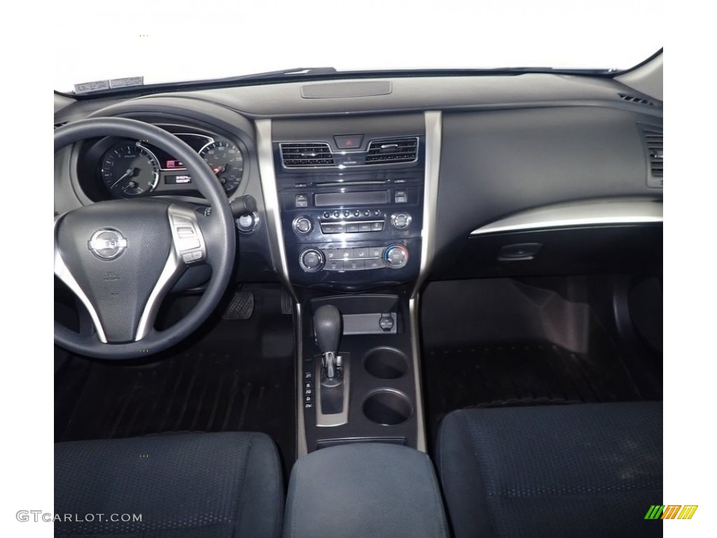 2015 Altima 2.5 S - Brilliant Silver / Charcoal photo #24