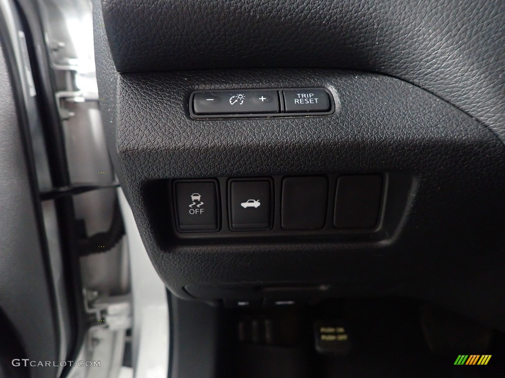 2015 Altima 2.5 S - Brilliant Silver / Charcoal photo #30