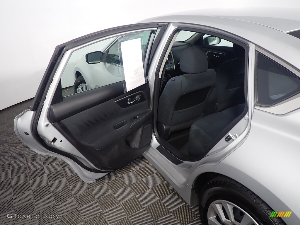 2015 Altima 2.5 S - Brilliant Silver / Charcoal photo #33