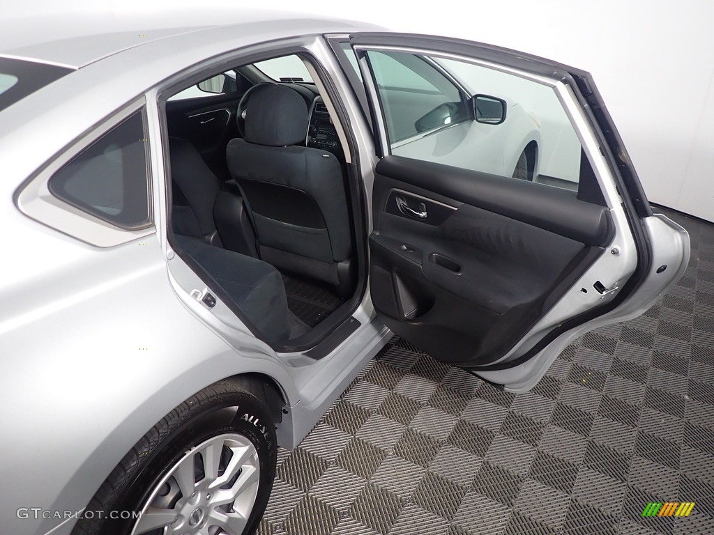 2015 Altima 2.5 S - Brilliant Silver / Charcoal photo #35