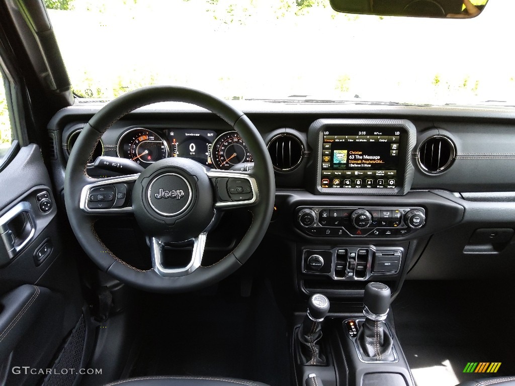 2022 Jeep Gladiator High Altitude 4x4 Dashboard Photos