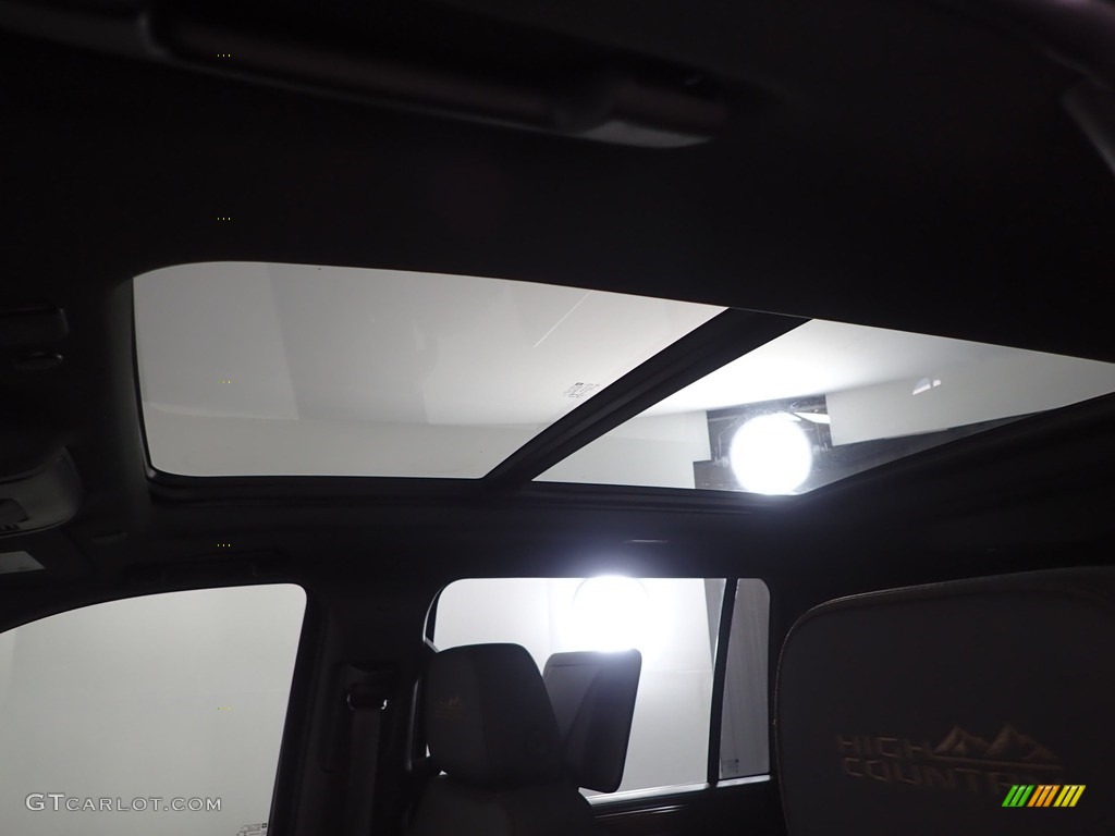 2021 Suburban High Country 4WD - Satin Steel Metallic / Jet Black photo #6