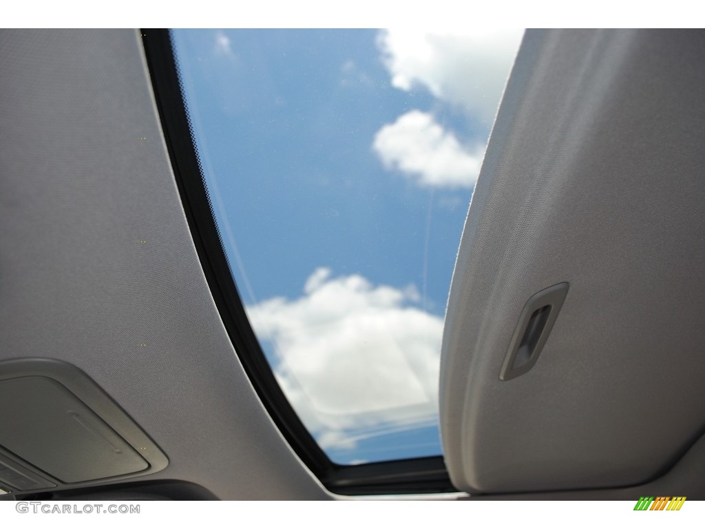 2013 Odyssey Touring - Polished Metal Metallic / Gray photo #22