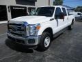 Oxford White - F350 Super Duty XLT Crew Cab 4x4 Photo No. 2