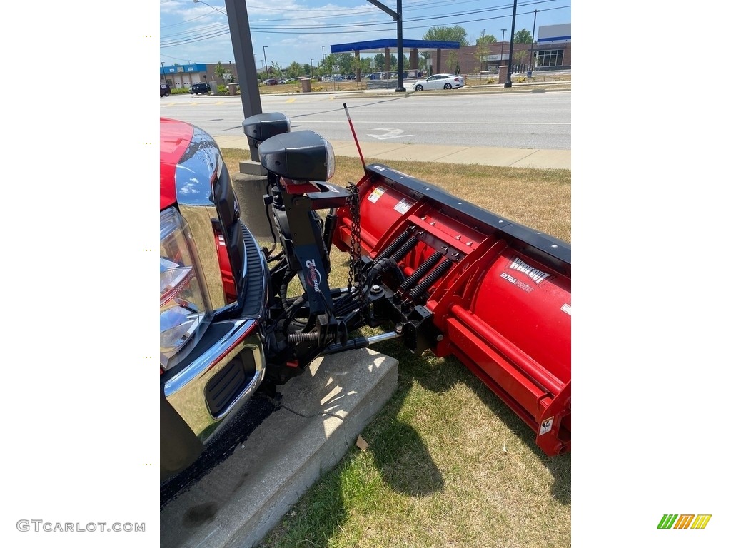2016 F550 Super Duty XL Regular Cab Chassis 4x4 - Race Red / Steel photo #4