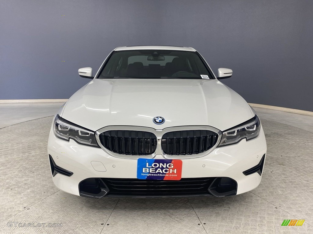 2022 3 Series 330e Sedan - Mineral White Metallic / Black photo #2