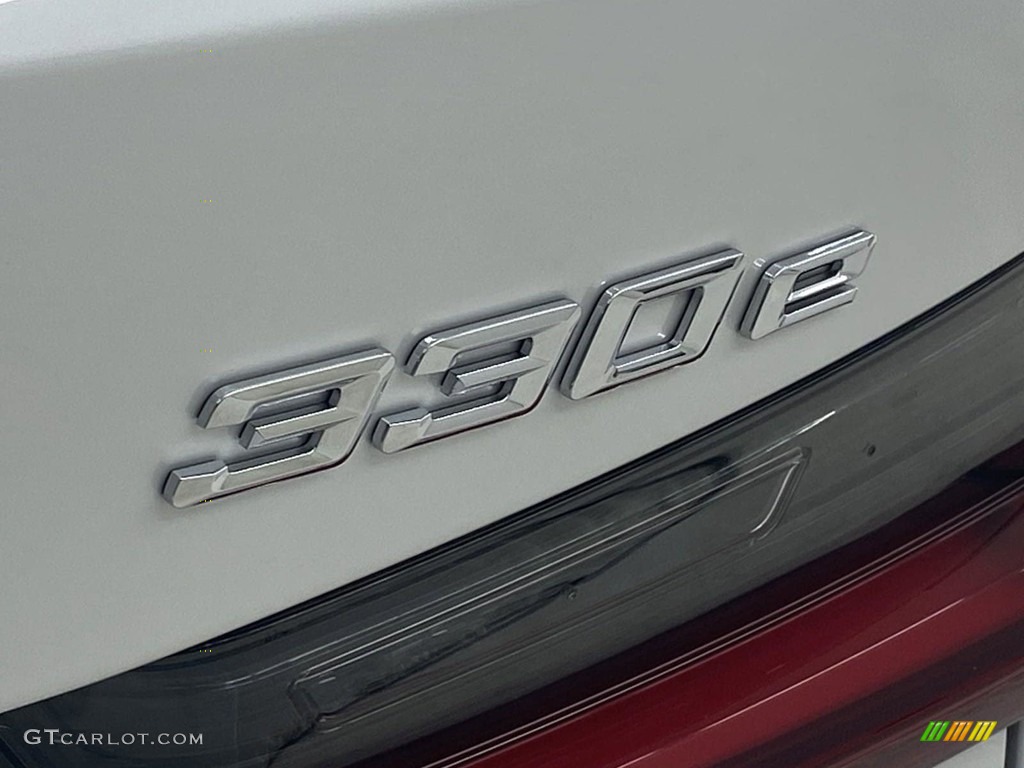 2022 3 Series 330e Sedan - Mineral White Metallic / Black photo #8