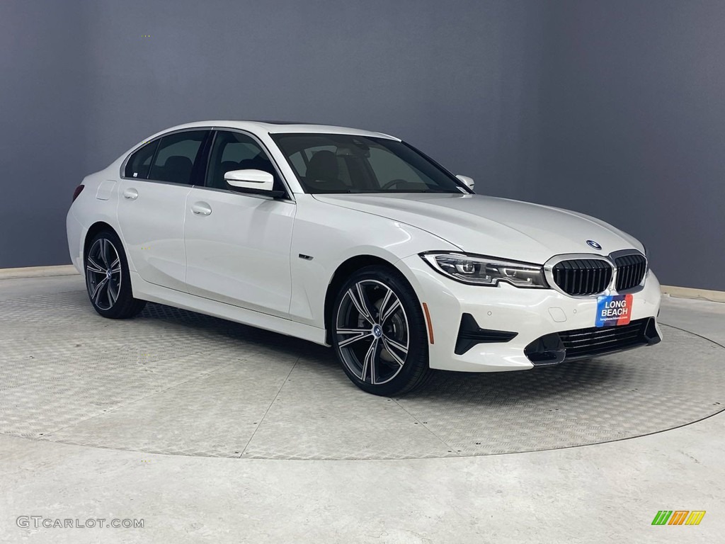 2022 3 Series 330e Sedan - Mineral White Metallic / Black photo #27