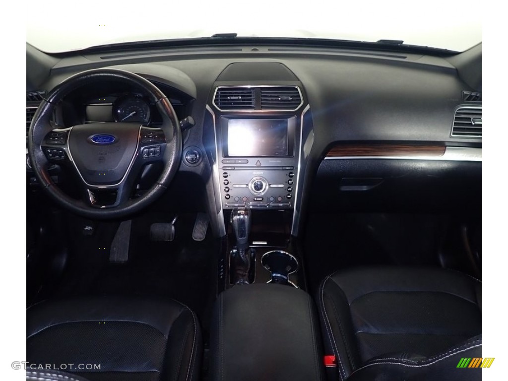 2019 Explorer Limited 4WD - Blue Metallic / Medium Black photo #28