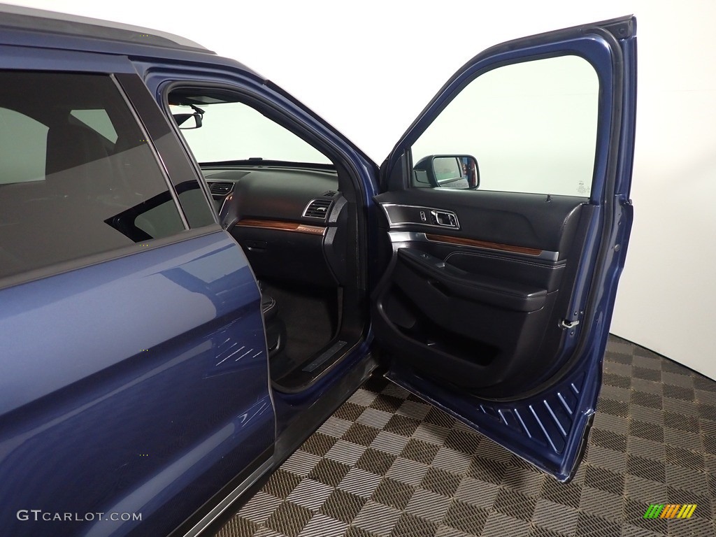 2019 Explorer Limited 4WD - Blue Metallic / Medium Black photo #41