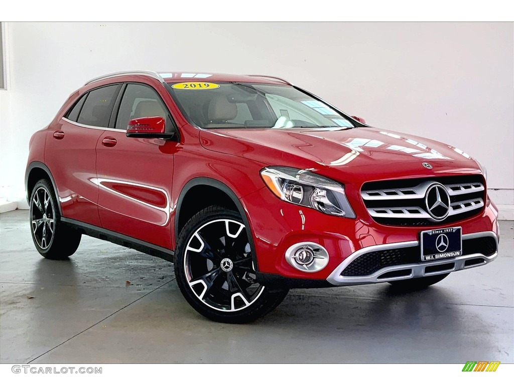 2019 GLA 250 - Jupiter Red / Sahara Beige photo #34