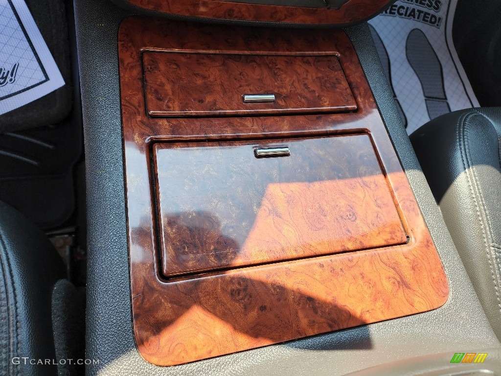 2010 Avalanche LTZ 4x4 - Victory Red / Ebony photo #18