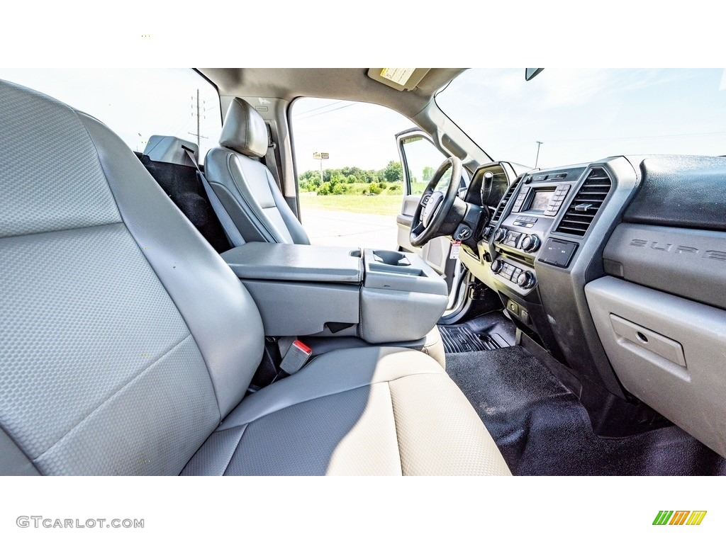 Earth Gray Interior 2018 Ford F350 Super Duty XL Crew Cab 4x4 Photo #144496545