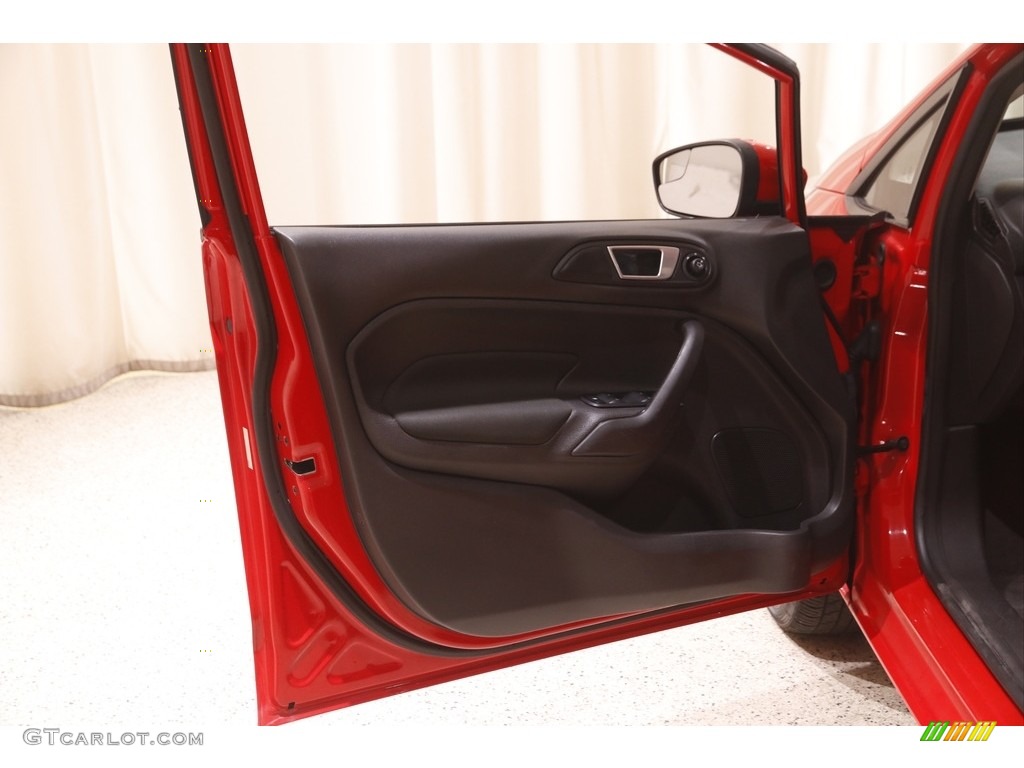 2015 Fiesta SE Hatchback - Race Red / Charcoal Black photo #4