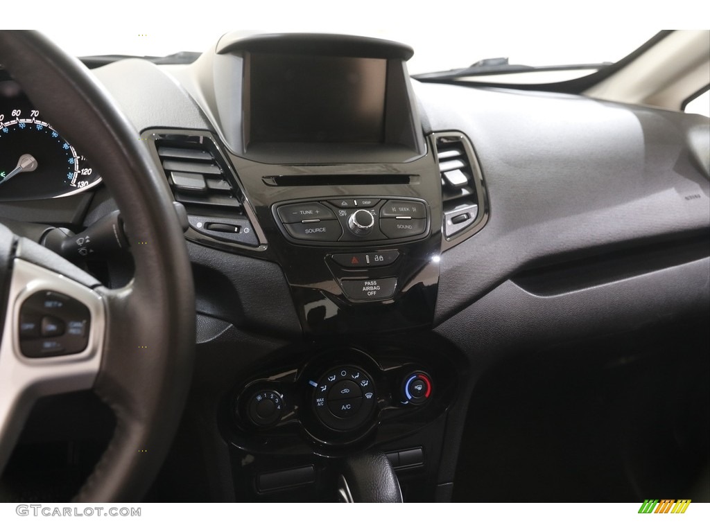 2015 Fiesta SE Hatchback - Race Red / Charcoal Black photo #9