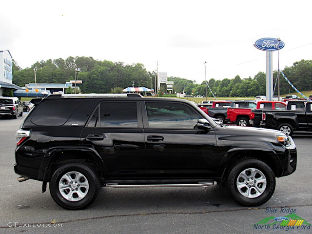 2019 4Runner SR5 4x4 - Midnight Black metallic / Sand Beige photo #6