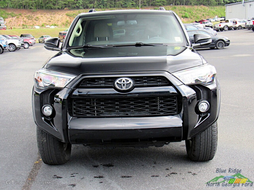 2019 4Runner SR5 4x4 - Midnight Black metallic / Sand Beige photo #8